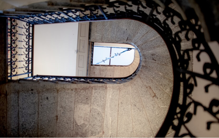 Treppe von unten her fotografiert
